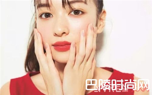 水红色口红推荐_涂上这5大甜蜜色彩的口红 想不恋爱都难!