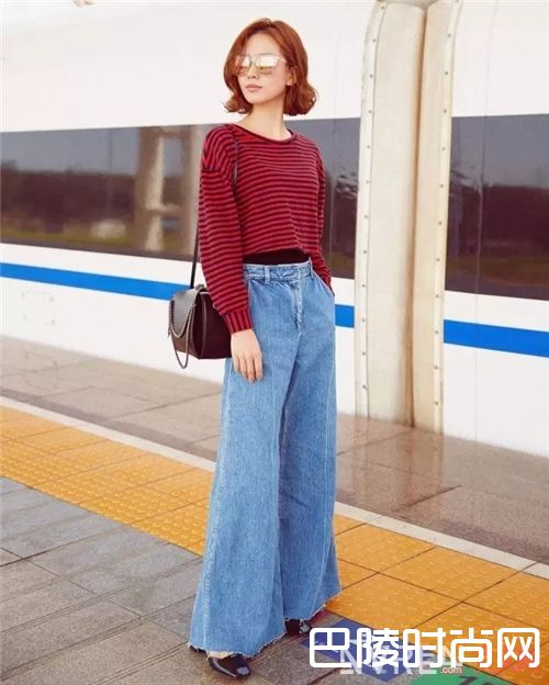 阔脚牛仔裤穿搭技巧_牛仔裤还只会卷裤脚?今年流行的裤子长这样!