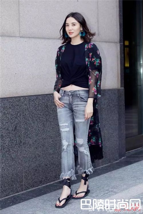 撕边&毛边裤脚搭配技巧_牛仔裤还只会卷裤脚？今年流行的裤子长这样！