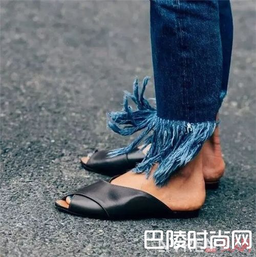 撕边&毛边裤脚搭配技巧_牛仔裤还只会卷裤脚？今年流行的裤子长这样！