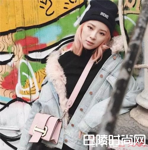 Prada Plexi Ribbon糖果包推荐_没有一个糖果色的包包 你好意思过这个春天吗！