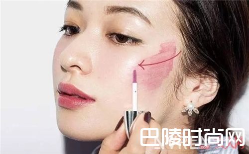 用高光打造轮廓感_“行走的种草机”！她用过的色号全都卖光光