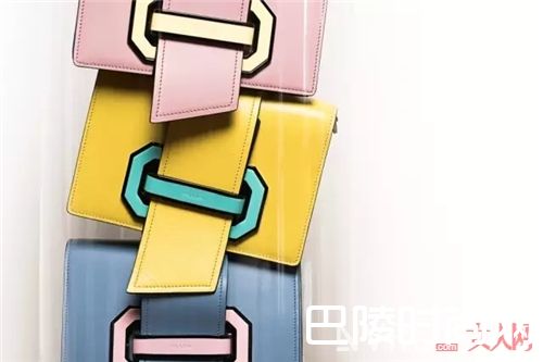 Prada Plexi Ribbon糖果包推荐_没有一个糖果色的包包 你好意思过这个春天吗！