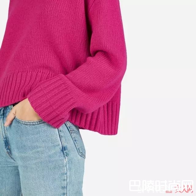 枚红色搭配_想要显得年轻？据说搭配这四种颜色就可以了！