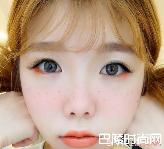 雀斑妆怎么走红的_雀斑妆教程大放送 做别样的可爱美女