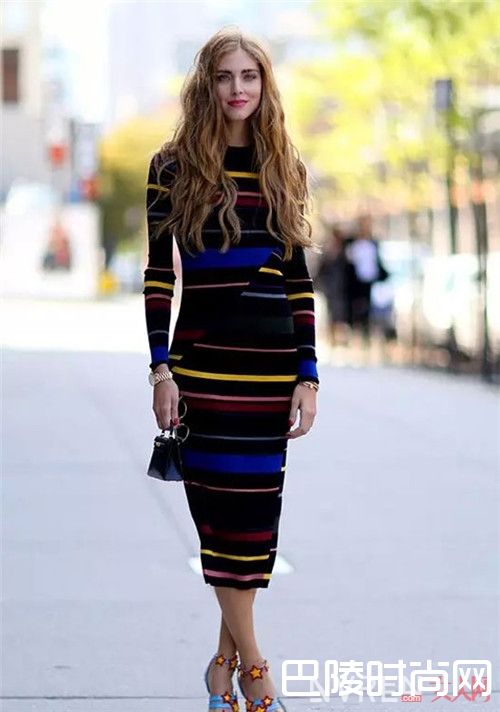 针织连衣裙怎么搭配好_春暖花开的季节就该穿裙子 这4款洋装让你变的美美的