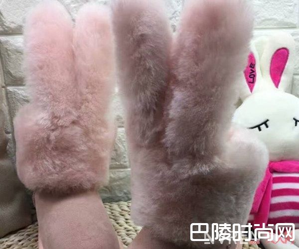 UGG兔耳雪地靴销量_ugg新款兔子雪地靴受明星追捧 不合脚的鞋子真的会致残吗