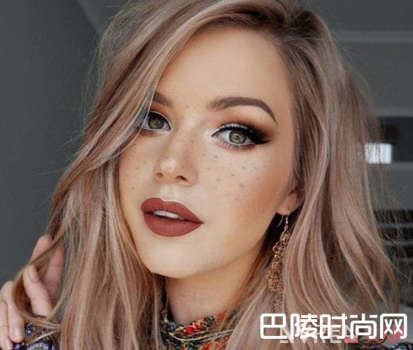 欧美雀斑妆图片_雀斑妆为什么火 满脸麻子才算萌