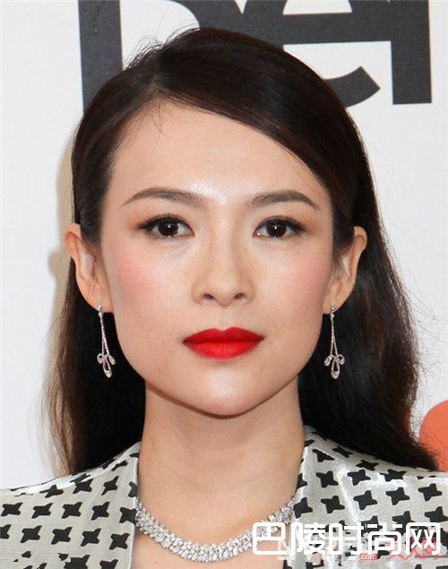 侧偏分长发介绍_2017年最美发型 爱美的你是时候换一波发型了