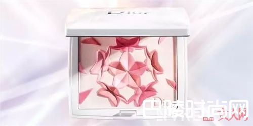 樱花腮红_比口红还有效 这10款腮红让直男难以抗拒！