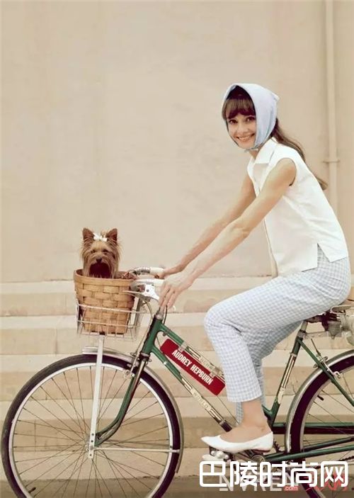 烟管裤的由来_腿不直大腿粗？你需要一件经典百搭的烟管裤！