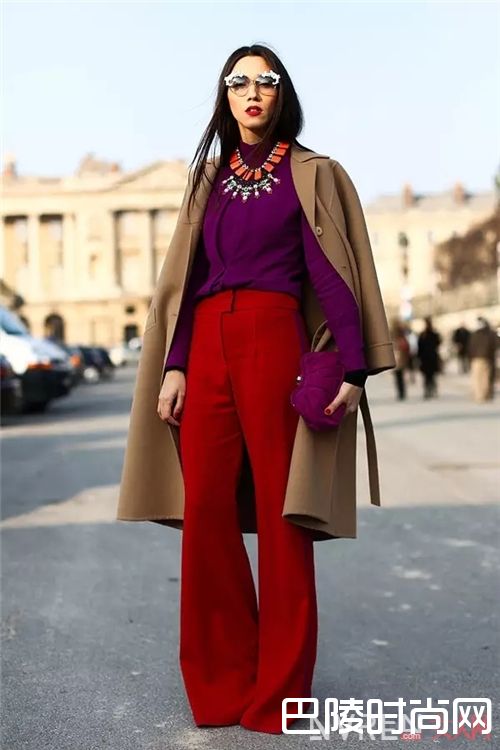 复古喇叭_今年最流行的5款裤子 你收齐了吗？