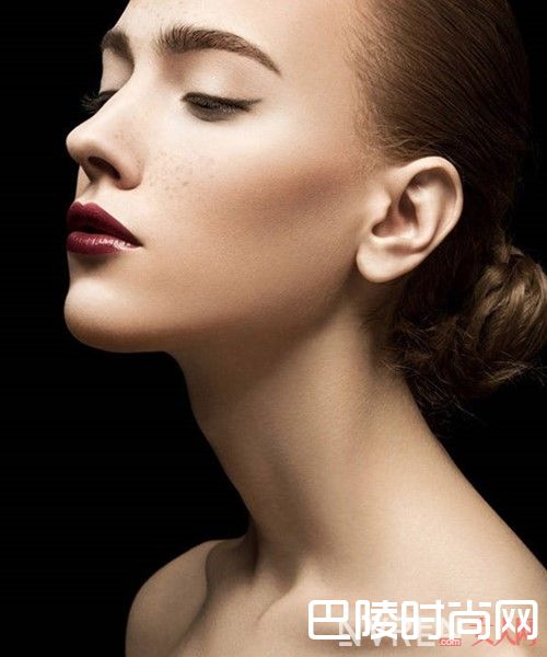 雀斑妆图片_说说雀斑妆怎么流行起来的 接受不完美的自己并不难