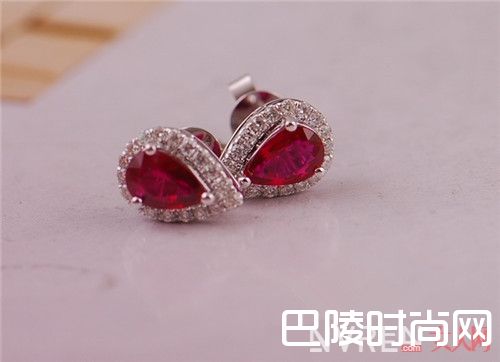 St Doré饰品系列的主题_春季必备哪些搭配利器？这些配饰承包你春季所有搭配