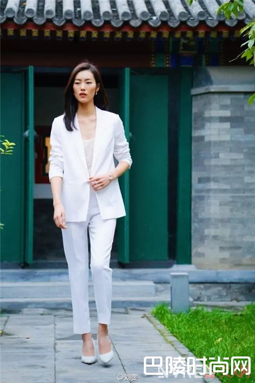 烟管裤的由来_腿不直大腿粗？你需要一件经典百搭的烟管裤！