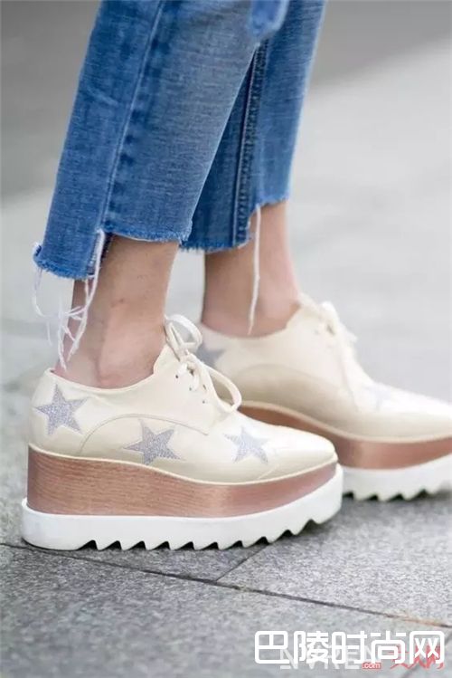 松糕鞋_过了25岁的女人们 这6件单品不再适合你！