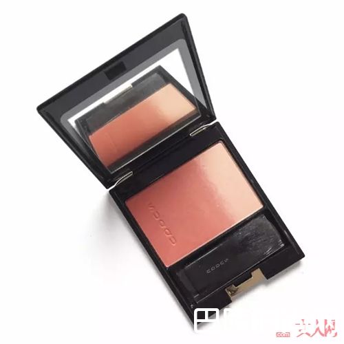 渐变腮红_比口红还有效 这10款腮红让直男难以抗拒!