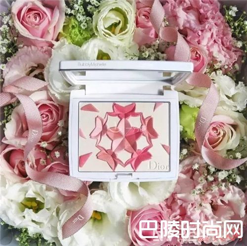 樱花腮红_比口红还有效 这10款腮红让直男难以抗拒！