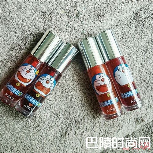 It’s Demo多啦A梦美妆套装简介_春日新鲜好玩的彩妆单品有哪些 这5家新鲜彩妆最抢手