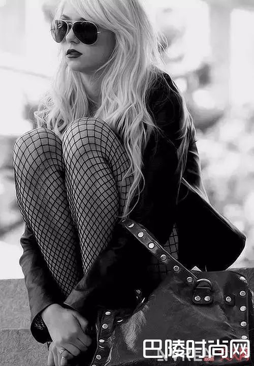 渔网袜_过了25岁的女人们 这6件单品不再适合你！