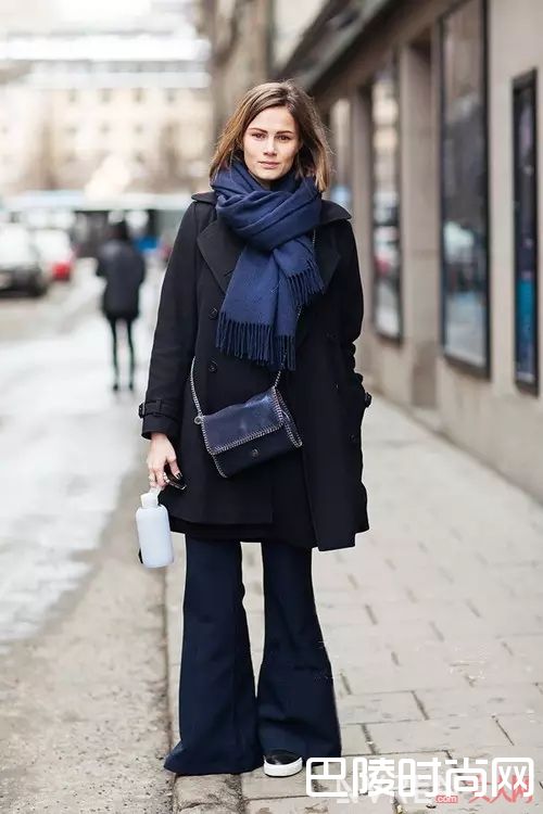 复古喇叭_今年最流行的5款裤子 你收齐了吗？