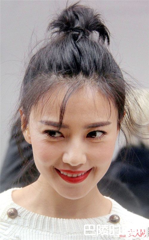 蓬松丸子头介绍_2017年最美发型 爱美的你是时候换一波发型了