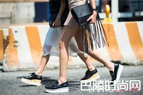 松糕鞋_过了25岁的女人们 这6件单品不再适合你！