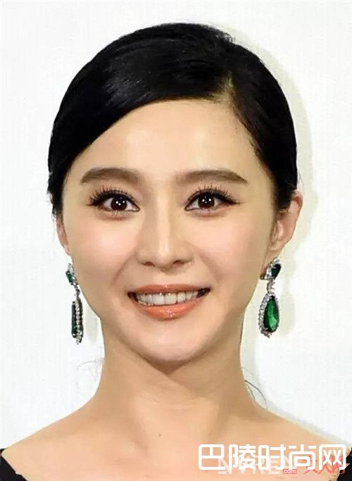 侧偏分长发介绍_2017年最美发型 爱美的你是时候换一波发型了