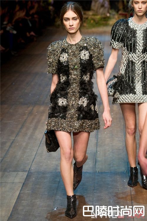 水晶网布材质品牌设计是最流行的时尚吗_米兰时装周大盘点！这5大潮流趋势你都知道吗？