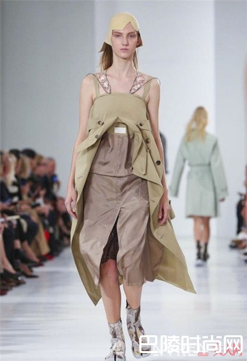 Maison Margiela秀场直击简介_压轴好戏巴黎时装周有趣的看点都在这 各种精彩让人目不转睛