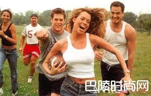 户外运动时_如何在不同场所使用香水 最强大的香水秘籍看这个就够了