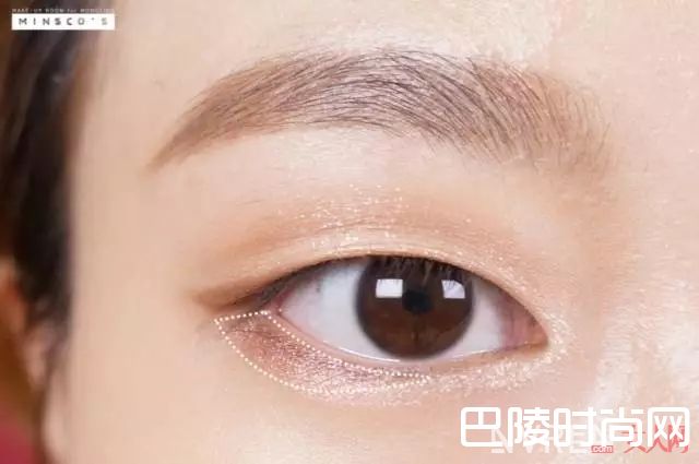 假双眼皮法_实用技术贴——单眼皮女生应该怎样画眼妆？