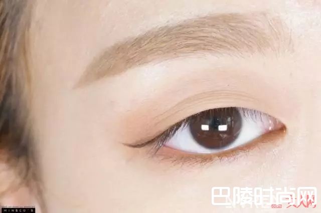 无外眼线画法_技术贴——单眼皮女生应该怎样画眼妆？
