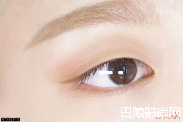 无外眼线画法_技术贴——单眼皮女生应该怎样画眼妆？