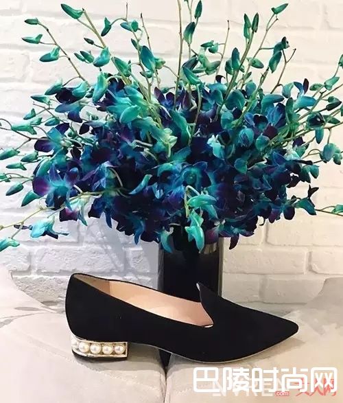 鞋子没跟更时髦_新一季该买什么鞋？赶快收下这份流行清单