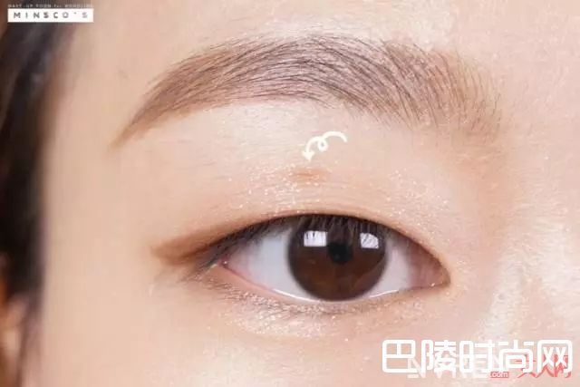 假双眼皮法_实用技术贴——单眼皮女生应该怎样画眼妆？
