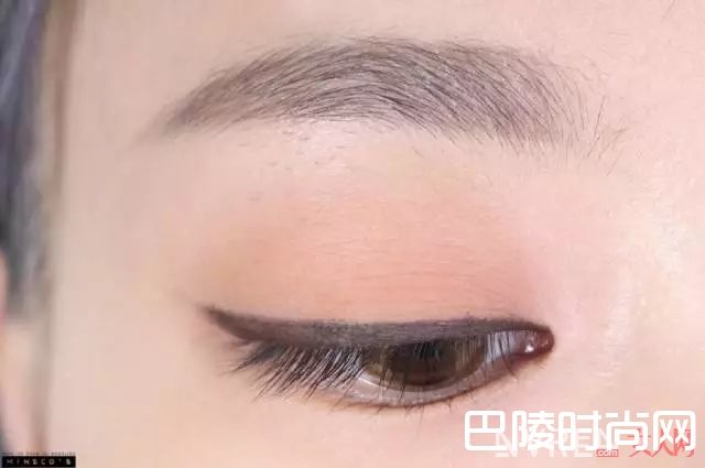 先画眼线法_实用技术贴——单眼皮女生应该怎样画眼妆？