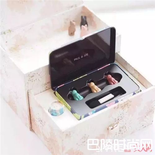 Paul&Joe立体猫咪唇膏+眼影_这些彩妆颜值超高 分分钟让你少女心爆棚