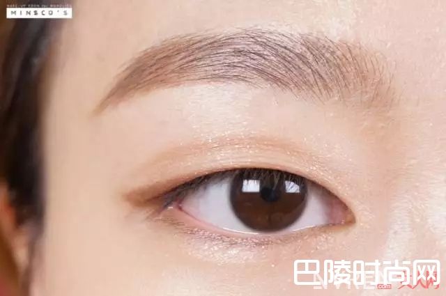 假双眼皮法_实用技术贴——单眼皮女生应该怎样画眼妆？