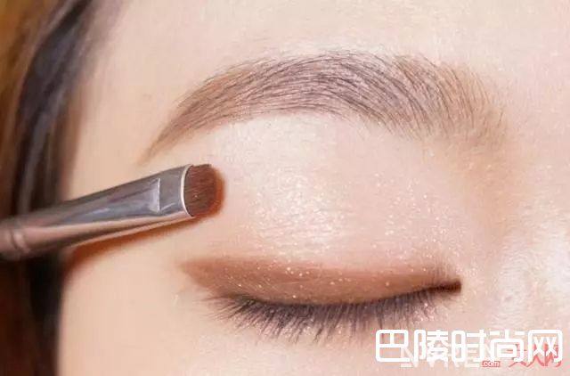 假双眼皮法_实用技术贴——单眼皮女生应该怎样画眼妆？