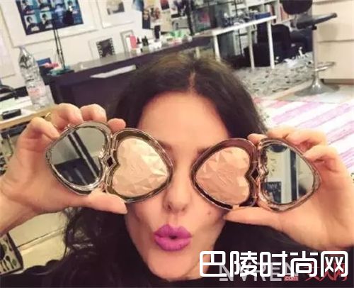 Too Faced Love Light高光_这些彩妆颜值超高 分分钟让你少女心爆棚