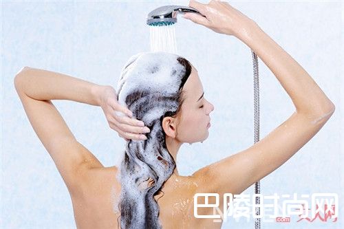 睡前几点沐浴是最佳时间_春季排毒养颜的方法 掌握黄金时刻一身轻松