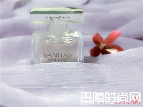 范思哲品牌简介_六款神秘感女性香氛大推荐 让他为你神魂颠倒