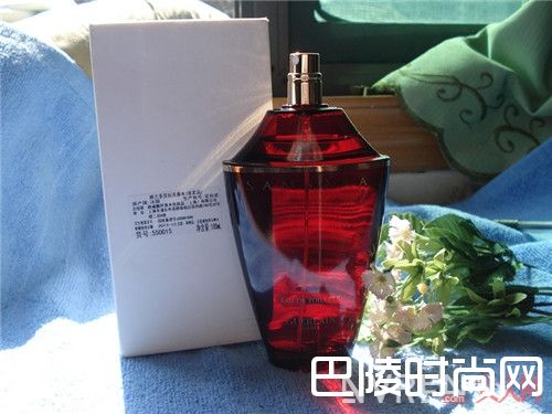 娇兰samsara圣莎拉香水简介_六款神秘感女性香氛大推荐 让他为你神魂颠倒