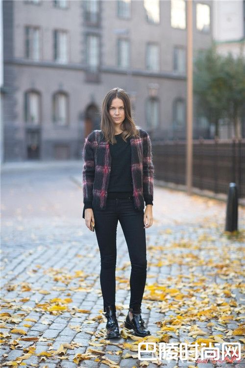 马丁靴搭配什么有气质_春寒料峭是穿平底鞋的好时机 怎么穿时髦显高?