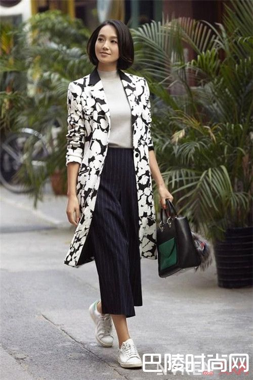 浅口鞋和什么搭配视觉增高_春寒料峭是穿平底鞋的好时机 怎么穿时髦显高?