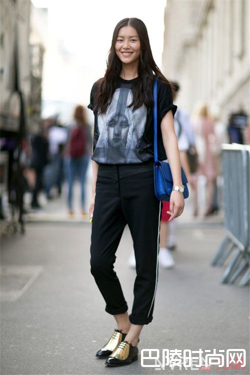 牛津鞋搭配什么时髦_春寒料峭是穿平底鞋的好时机 怎么穿时髦显高?