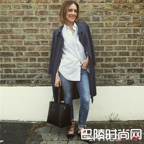 尖头平底鞋如何搭配好_春寒料峭是穿平底鞋的好时机 怎么穿时髦显高?