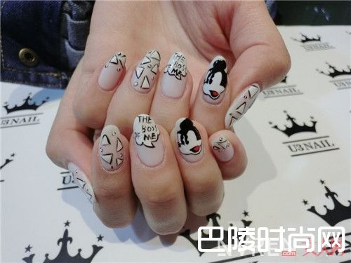 卡通元素美甲简介_2017春季十大流行美甲大盘点 给指甲换新装吧!