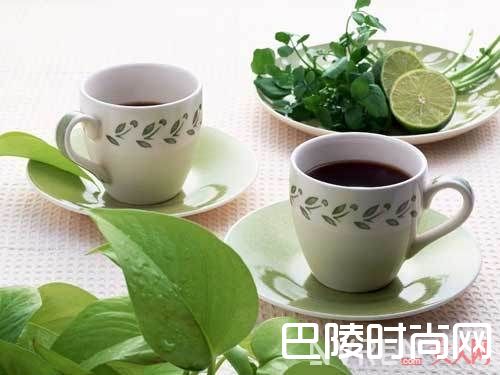 茶多酚能帮助肌肤抗衰老吗_怎么抗衰老？不老女神都知道的3大护肤原则